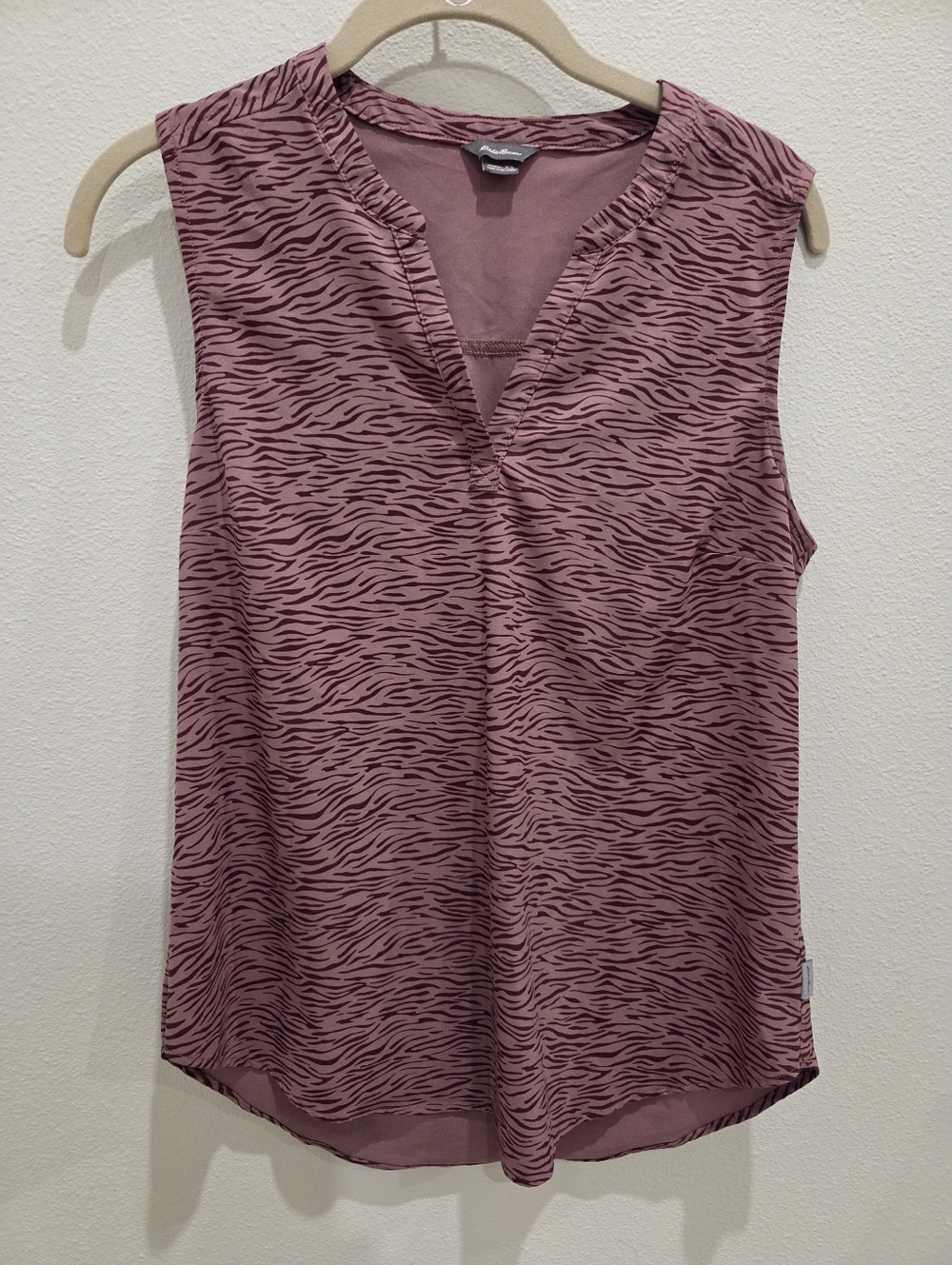 Eddie Bauer Adventure Perdormance Fabric Sleeveless V-Neck Top - Mauve XS